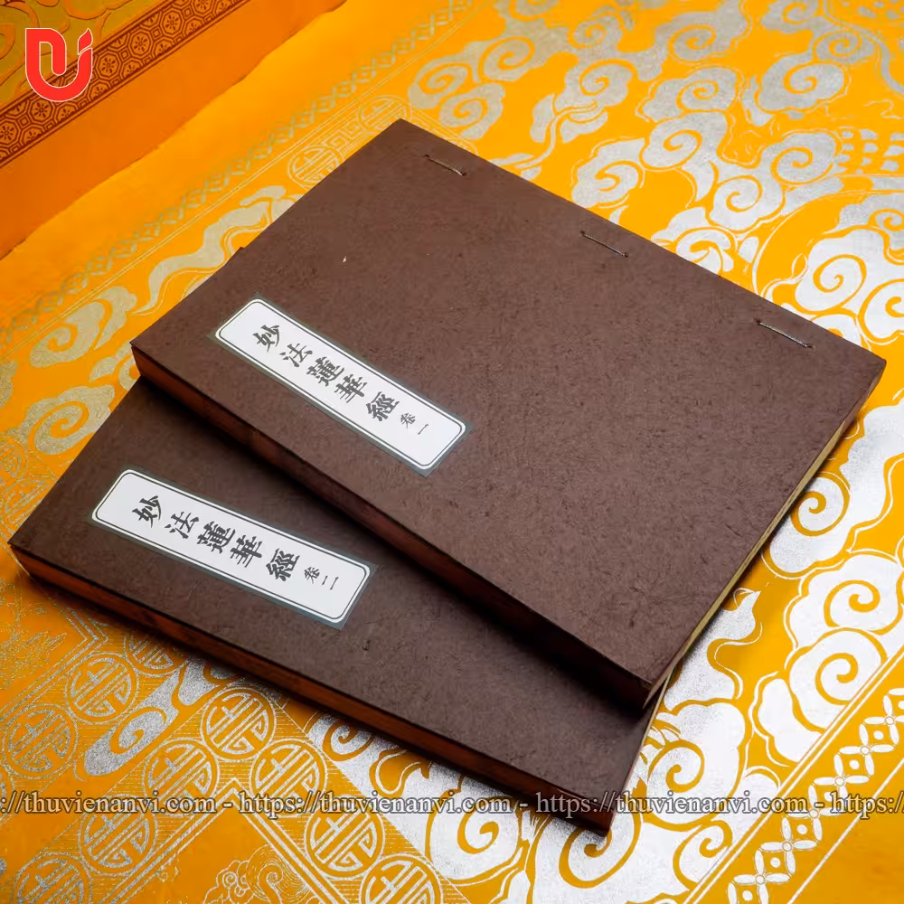 Diệu Pháp Liên Hoa Kinh (bộ 2 quyển) - Ảnh 3